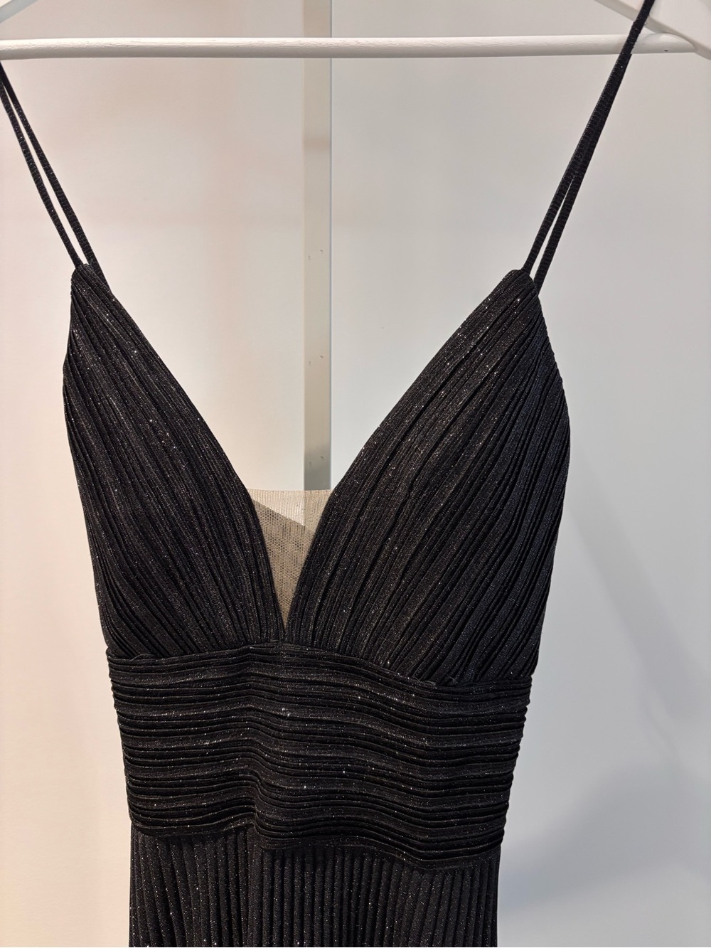 Mac Duggal Black Shimmer Pleated V-Neck Gown Dress - Picture 8 of 8